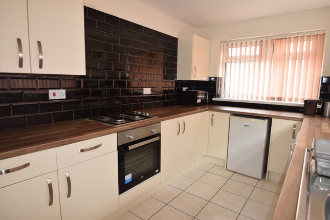 5-bed terraced on Richmond Road, Cardiff, £2,500/mo