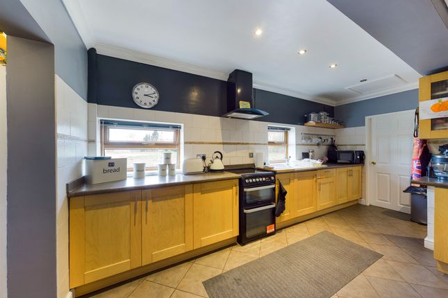 Thumbnail Detached house for sale in Hatfield Road, Thorne, Doncaster