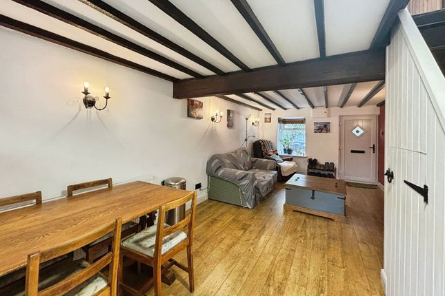 16 Greatfield, Swindon photo 4