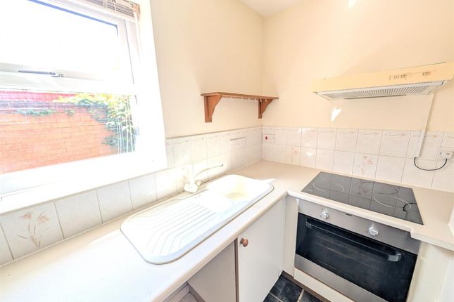 37, Ferndale Court, Coleshill photo 4
