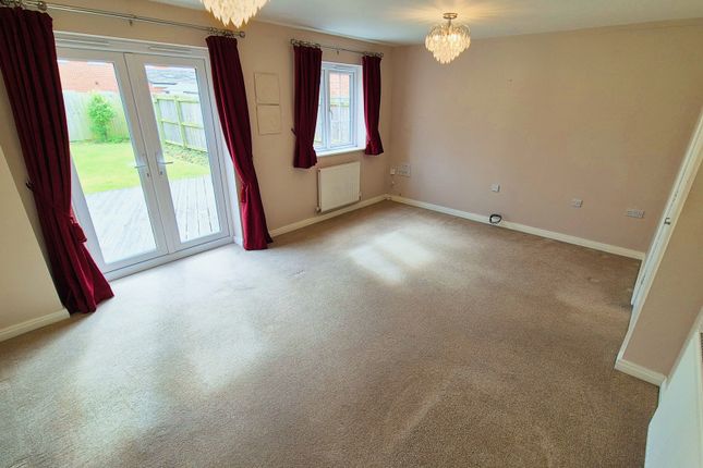 146, Birstall Meadow Road, Birstall photo 4
