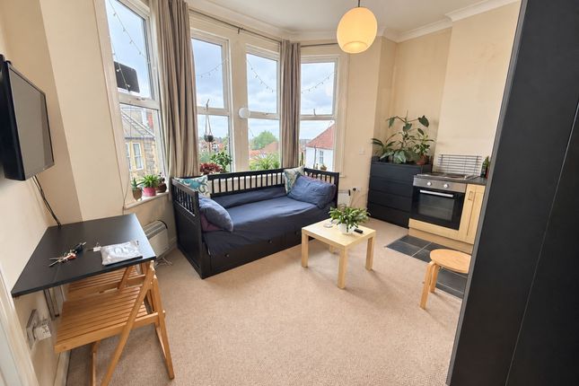 Flat 7, 84, Coldharbour Road, Redland, Bristol photo 2
