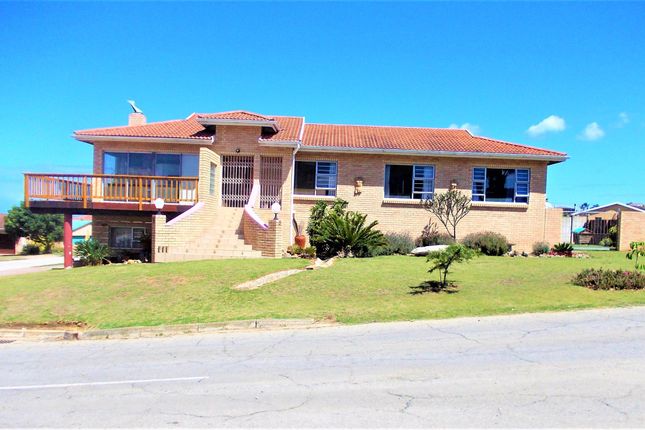 Detached house for sale in 2 Syringa Avenue, Wave Crest, Jeffreys Bay, Eastern Cape, South Africa