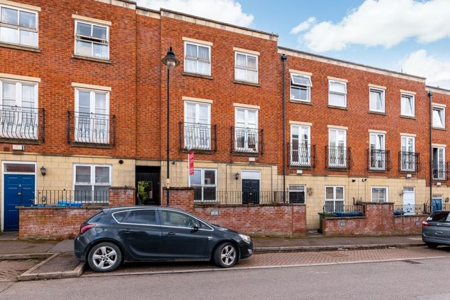 4-bed house on 4, Oakham Terrace, Boston, £115,000