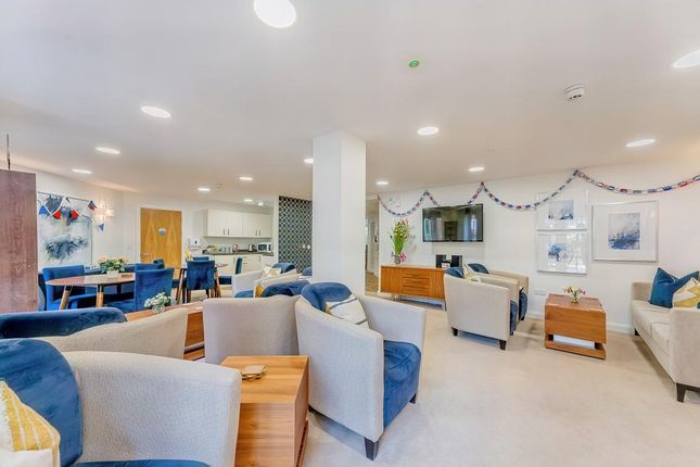 Flat for sale in Oak Grange, Bradburns Lane, Hartford