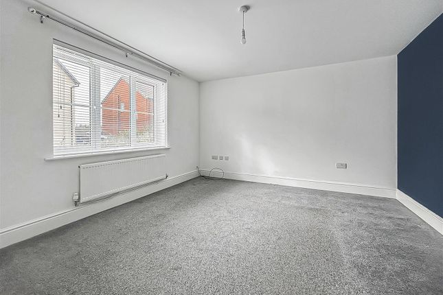7, Hop Bine Drive, Waterbeach photo 3