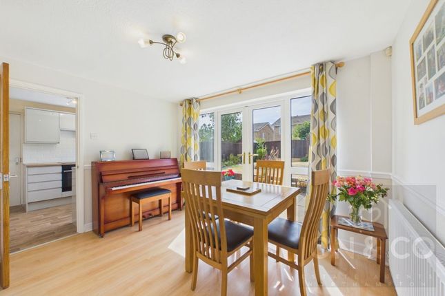 13, Woodrush Way, Northampton photo 4