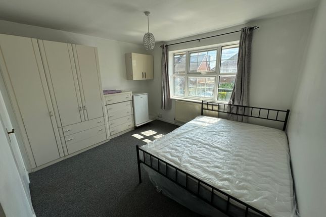 Room to rent in Halsway, Hayes