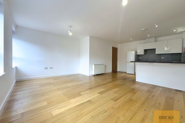 Flat 11, 40-44, Rothesay Road, Luton photo 3