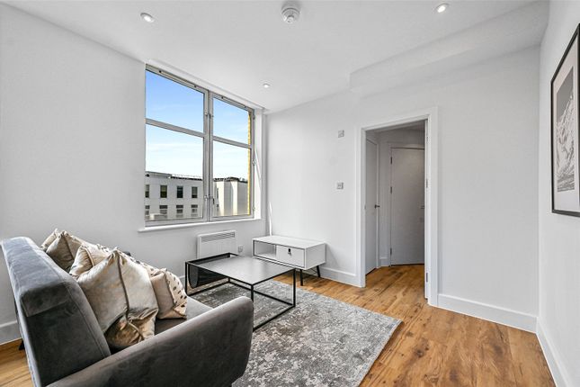 Flat 54, Weddel House, 20, West Smithfield, London photo 4