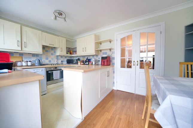 8,, Brambling Close, Weymouth photo 4
