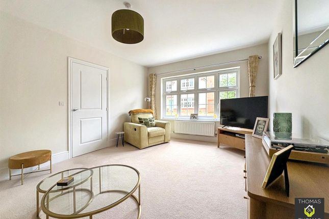 4, Dadford Close, Gloucester photo 3