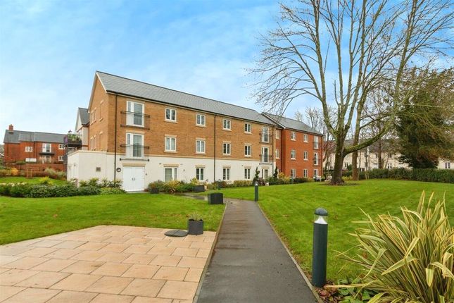 Flat to rent in Orchard Lane, Alton, Hampshire