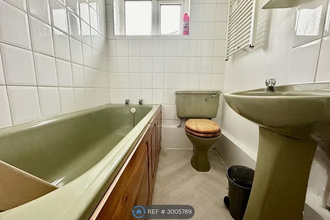 Westhorne Avenue, Eltham, London photo 5