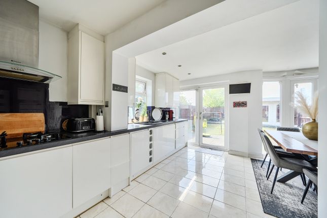 77, Oakmount Road, Eastleigh photo 3