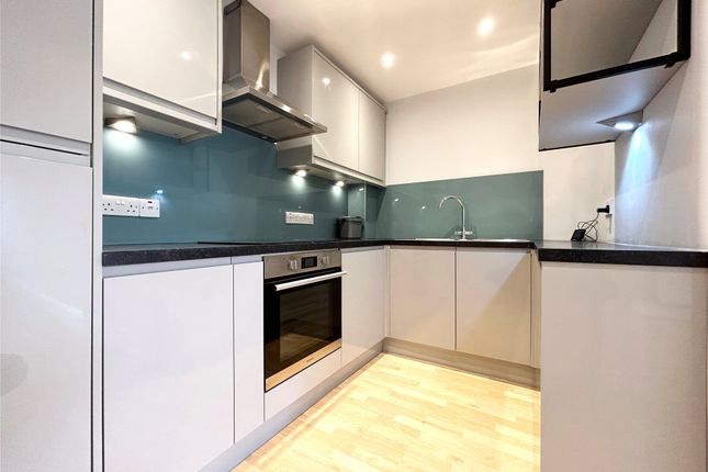 Flat 10,, Highgrove, Winnersh photo 3
