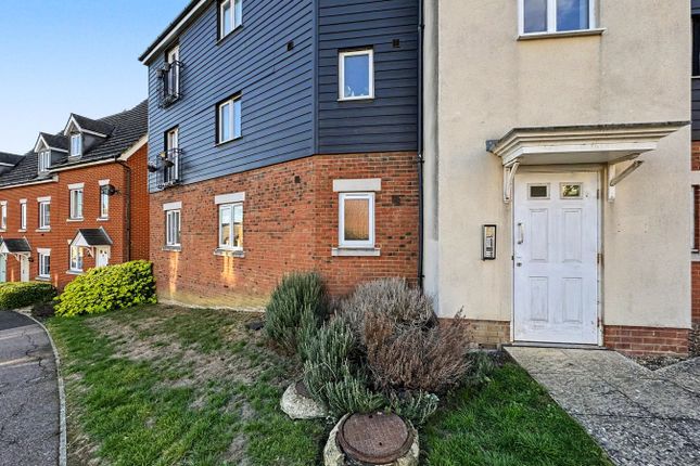 2-bed flat on Phoenix Way, Stowmarket, £160,000
