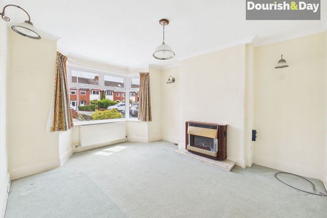 318 Oxford Gardens, Stafford photo 2