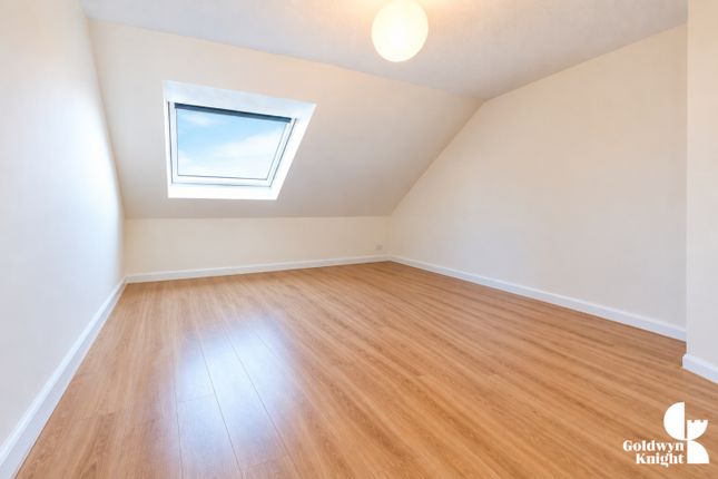 Bushwood Drive, London photo 3