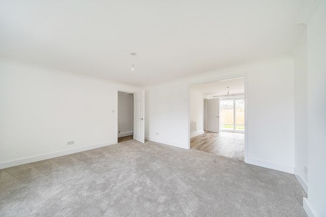 25, White Rose Close, YORK photo 3