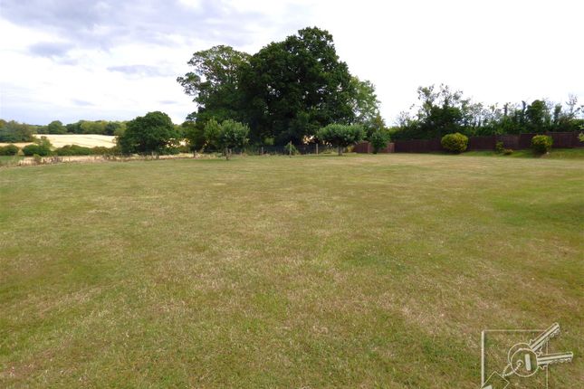 Detached bungalow for sale in Nurstead Church Lane, Meopham, Kent