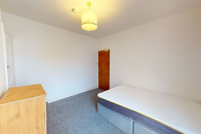 Room 4, Mount Pleasant 68, Mount Pleasant R4, London photo 4