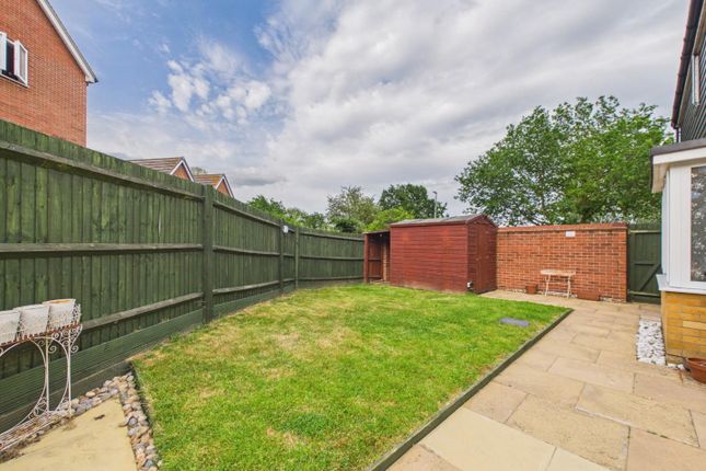 38, Campion Close, Ashford photo 2