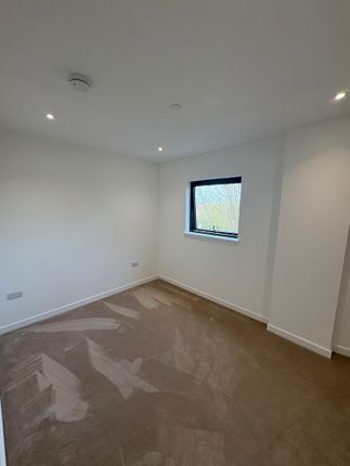 Flat 12, Iby House, Southend Road, London photo 5