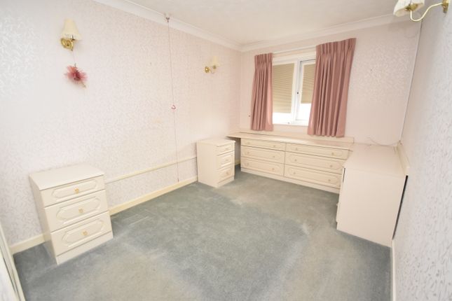 63, St Johns Park, Whitchurch photo 4