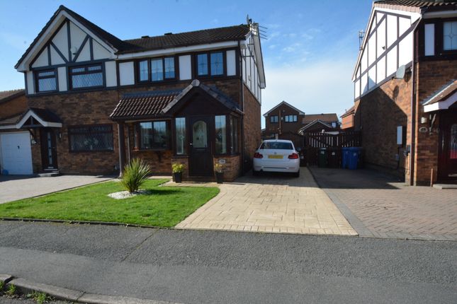 16, Martingale Way, Droylsden photo 2