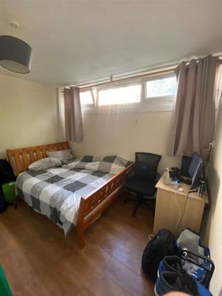 Thumbnail Flat to rent in Thomas Baines Road, London