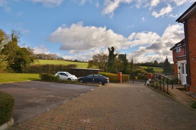 Folleys Place, Loudwater, High Wycombe HP10, 2 bedroom flat for sale ...