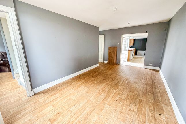 46 Woodland Way, 46 Woodland Way, Devizes photo 2