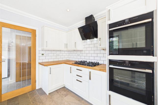 11, Village Farm Close, Bude photo 4