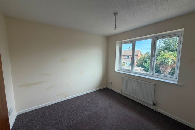 4, Long Meadow Walk, Lowestoft photo 4