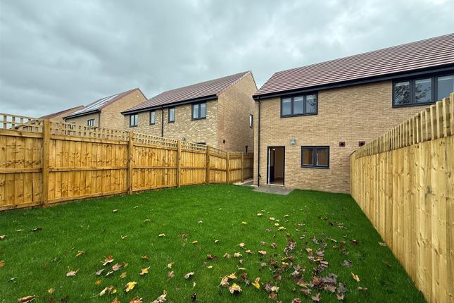 5, Wisteria Close, Thurnscoe photo 2