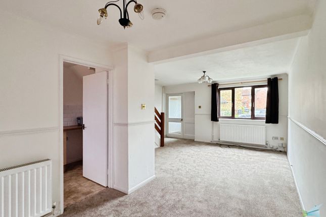 18, Nelson Close, Ashford photo 4