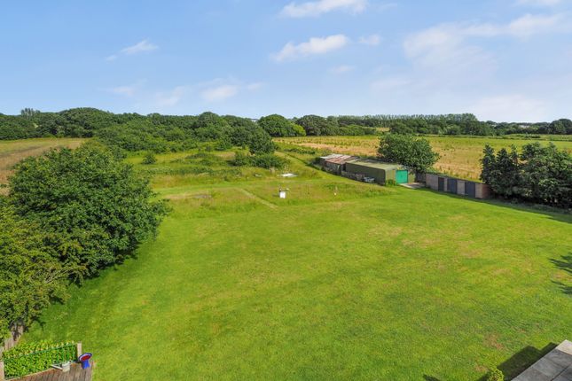 171 Ranvilles Lane, Fareham photo 2