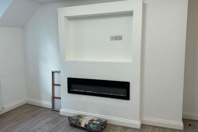 Apartment 7, Bradford photo 4