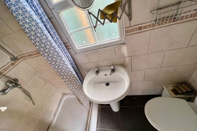 65, Cranford Lane, Hounslow photo 4