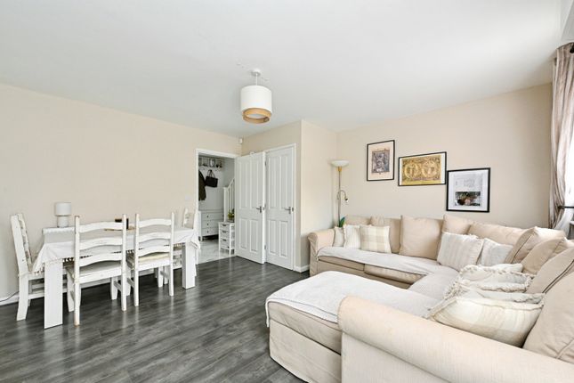 68, Fenmen Place, Cambridgeshire photo 3