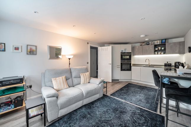 Apartment 3, 109-111,, Bath Road, Gloucestershire photo 4