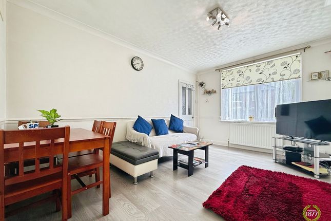 6 Hereford Road, Blackburn photo 2