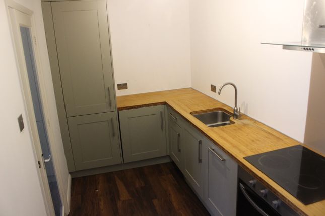 Thumbnail Flat to rent in Cobblers Close, Slough