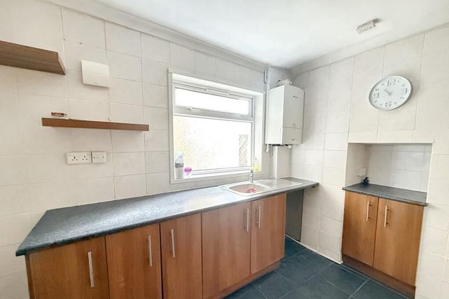 35, New Henry Street, Neath photo 4