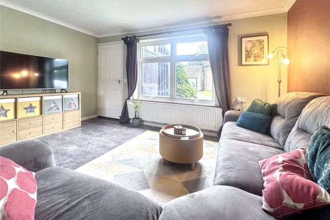 4 Hamilton Close, Midhurst photo 3