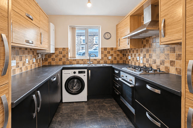 Henson House, Coedpenmaen Road, Trallwn photo 4
