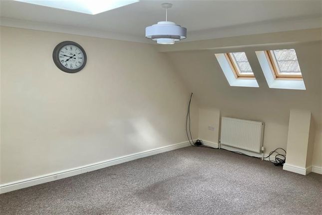 7, Churchill Court, London Road, Dover photo 2