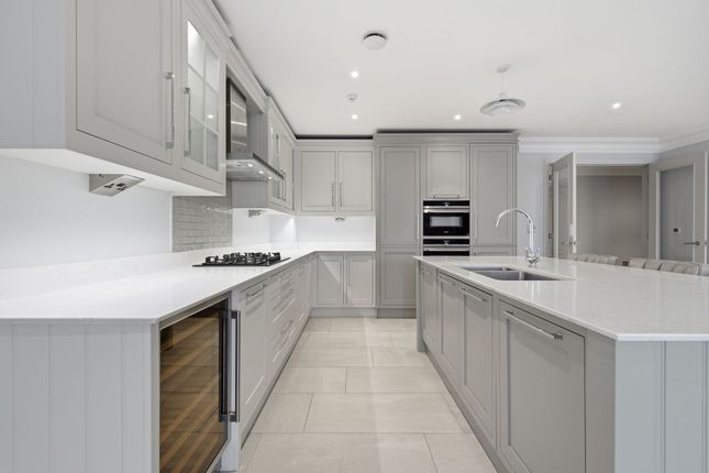 34 Kingswood, Ascot photo 4