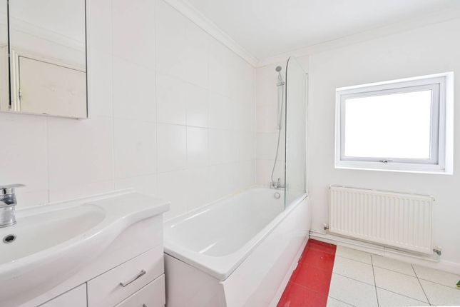 Flat for sale in Oswin Street, Elephant And Castle, London